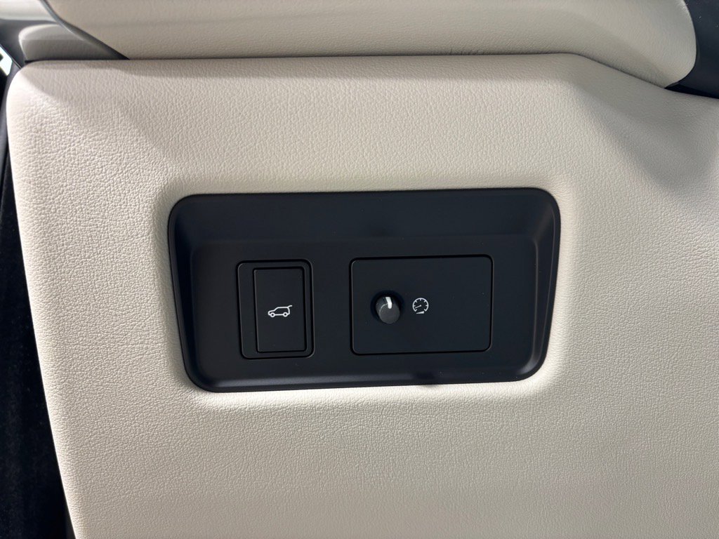 New 2026 Jaguar F-PACE R-Dynamic S image 21