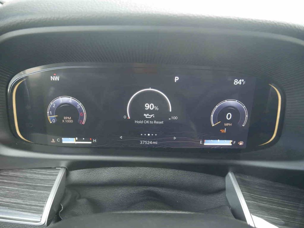 Certified 2022 Jeep Wagoneer Series II w/ Convenience Group I AWD/4WD image 39