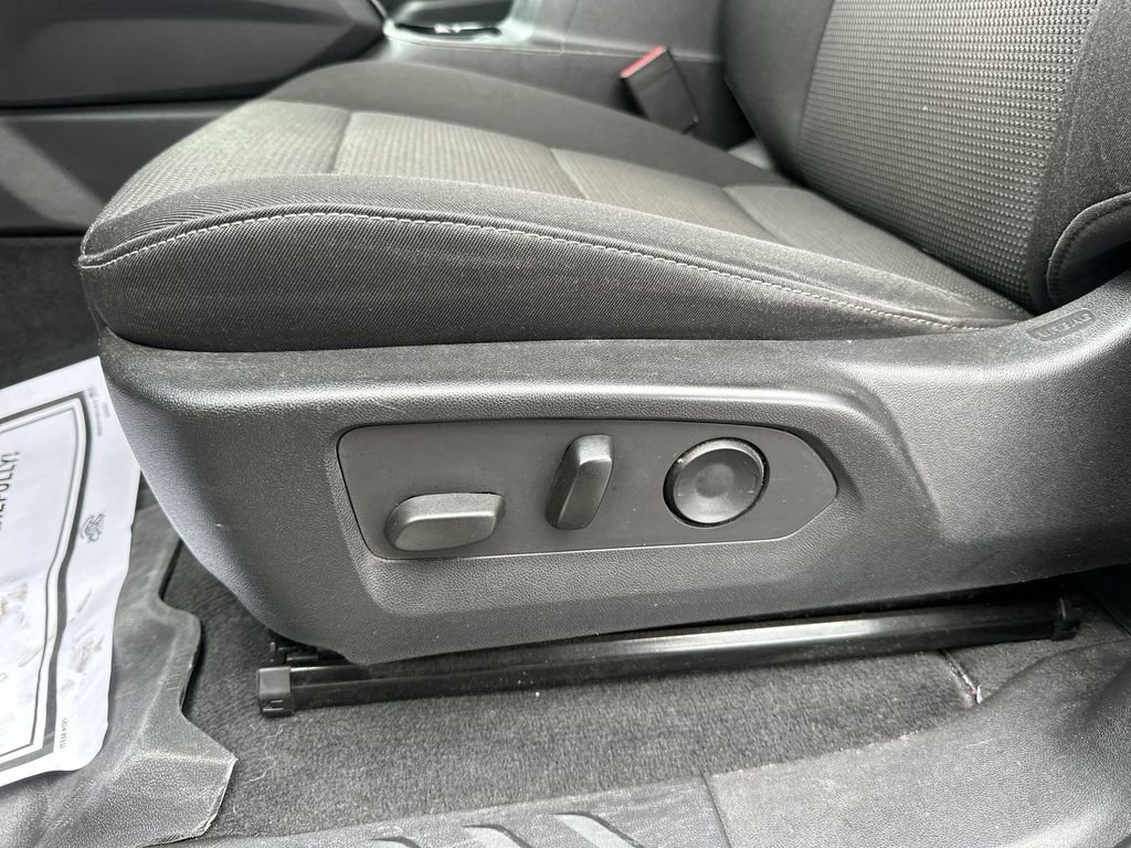 Used 2023 Chevrolet Colorado LT w/ LT Convenience Package II image 12