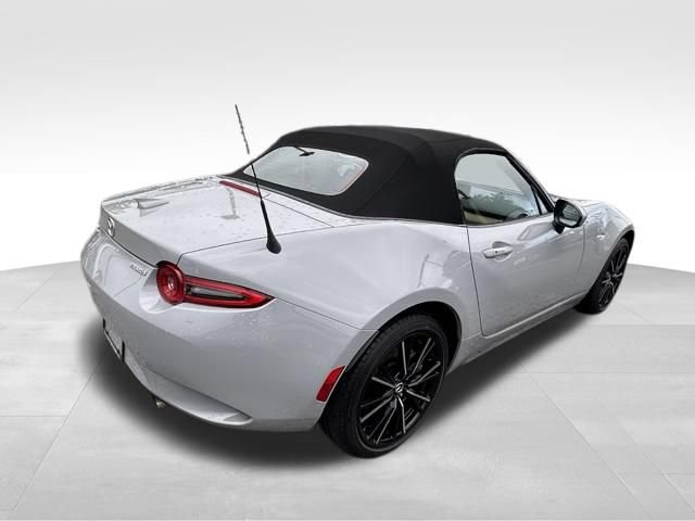 Used 2025 MAZDA MX-5 Miata Grand Touring RWD image 6