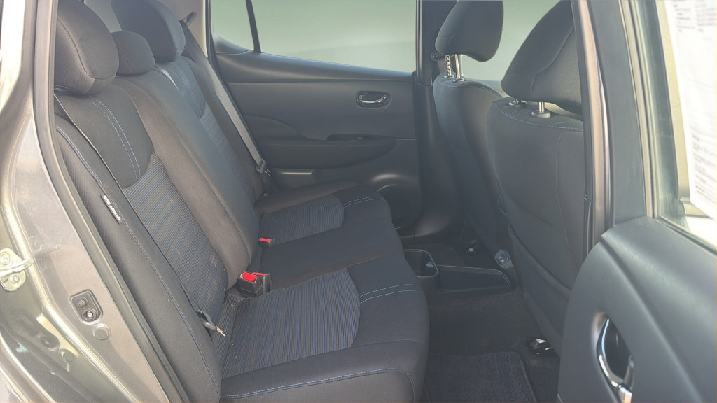Certified 2025 Nissan Leaf SV Plus FWD image 9