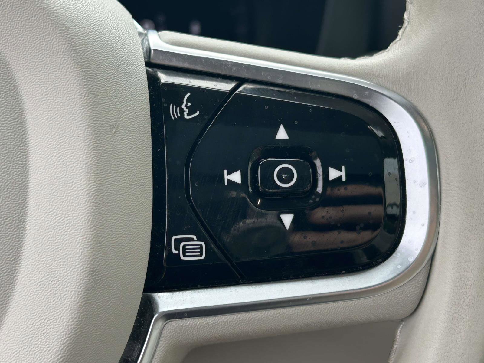 Certified 2023 Volvo XC60 B5 Plus w/ Climate Package image 24