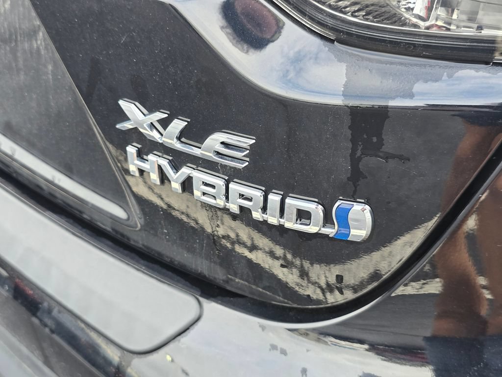 Used 2024 Toyota Corolla XLE FWD image 12