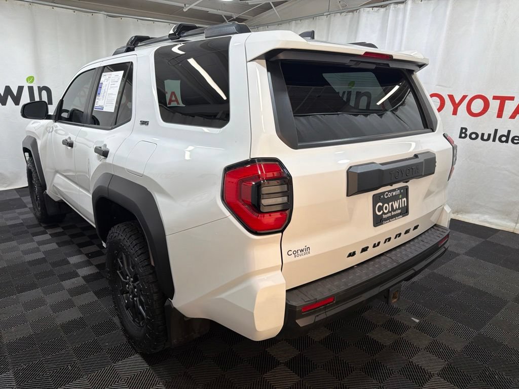 Used 2025 Toyota 4Runner SR5 AWD/4WD image 5
