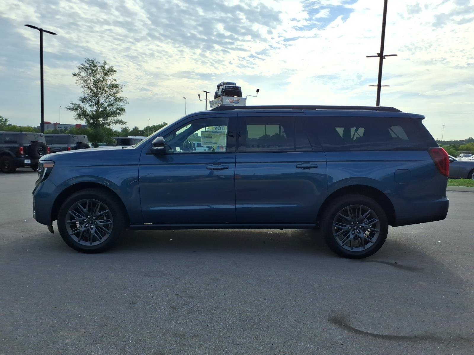 New 2027 Ford Expedition Max Platinum w/ Stealth Appearance Package AWD/4WD image 6
