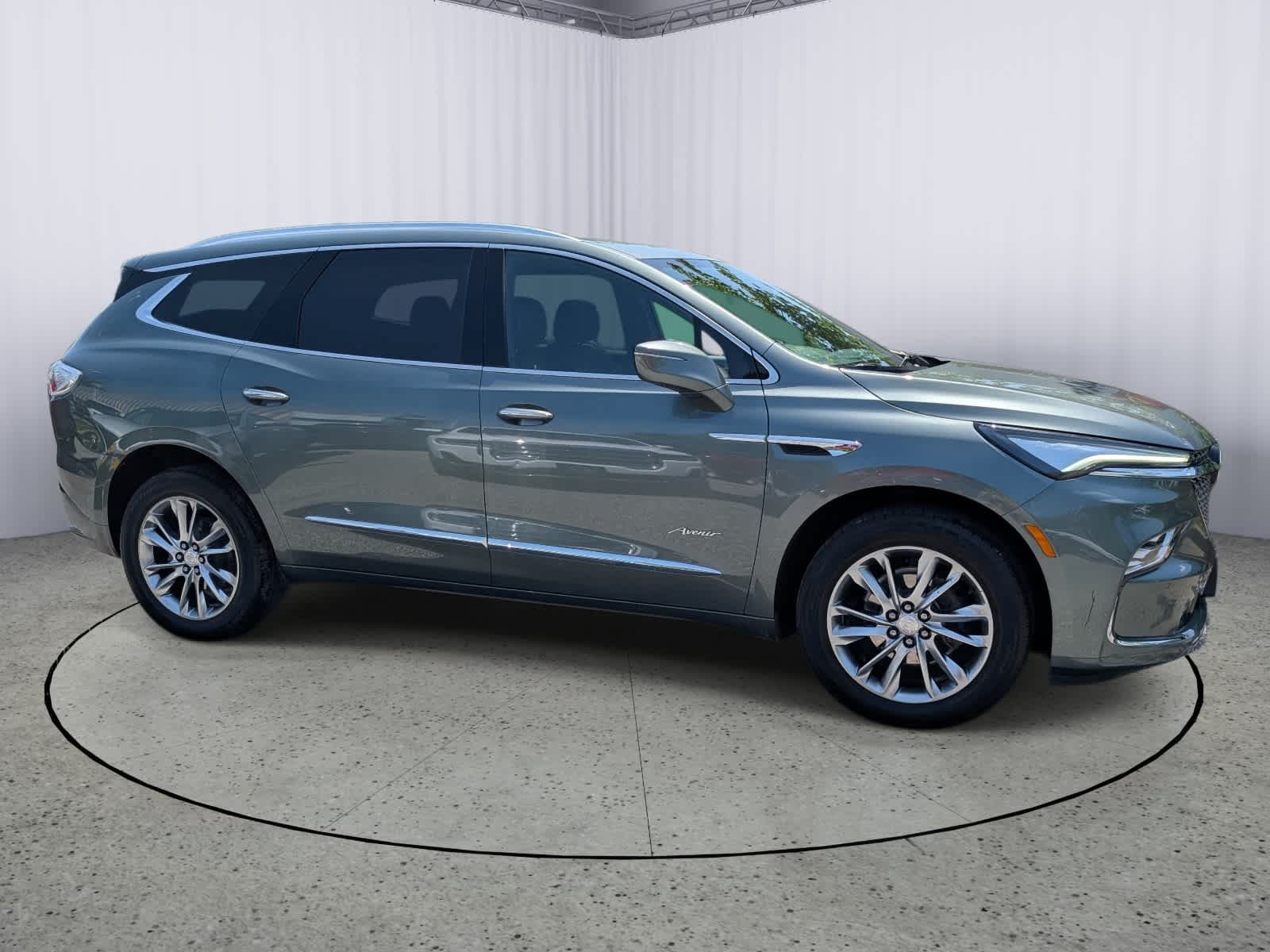 Certified 2022 Buick Enclave Avenir w/ Avenir Technology Package AWD/4WD image 2