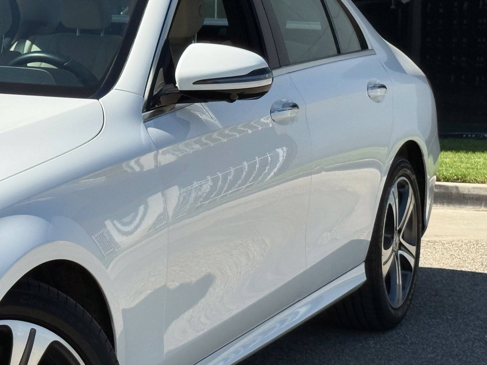 Used 2020 Mercedes-Benz E 350 Sedan image 4