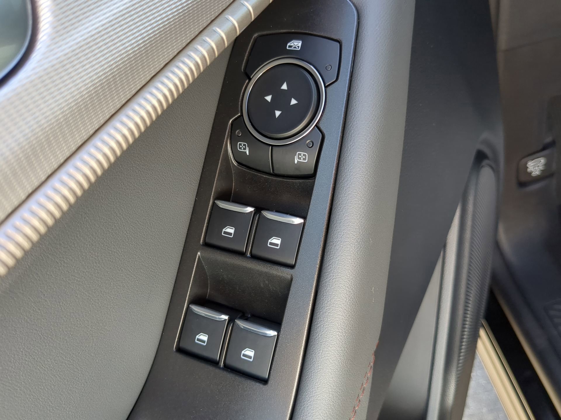 New 2025 Ford Explorer Active w/ Active Comfort Package image 52