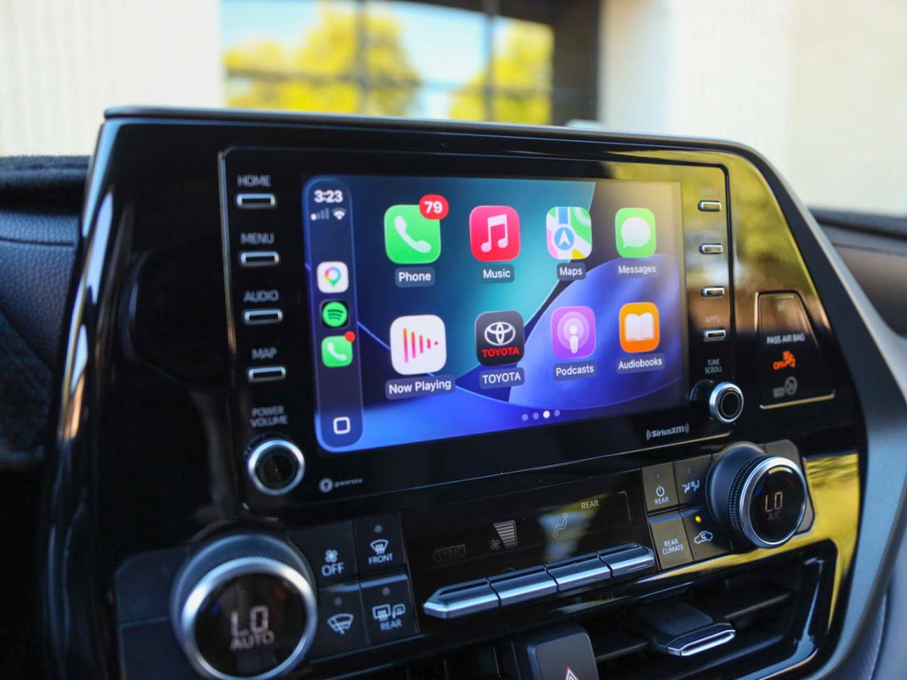 Used 2022 Toyota Highlander L image 32