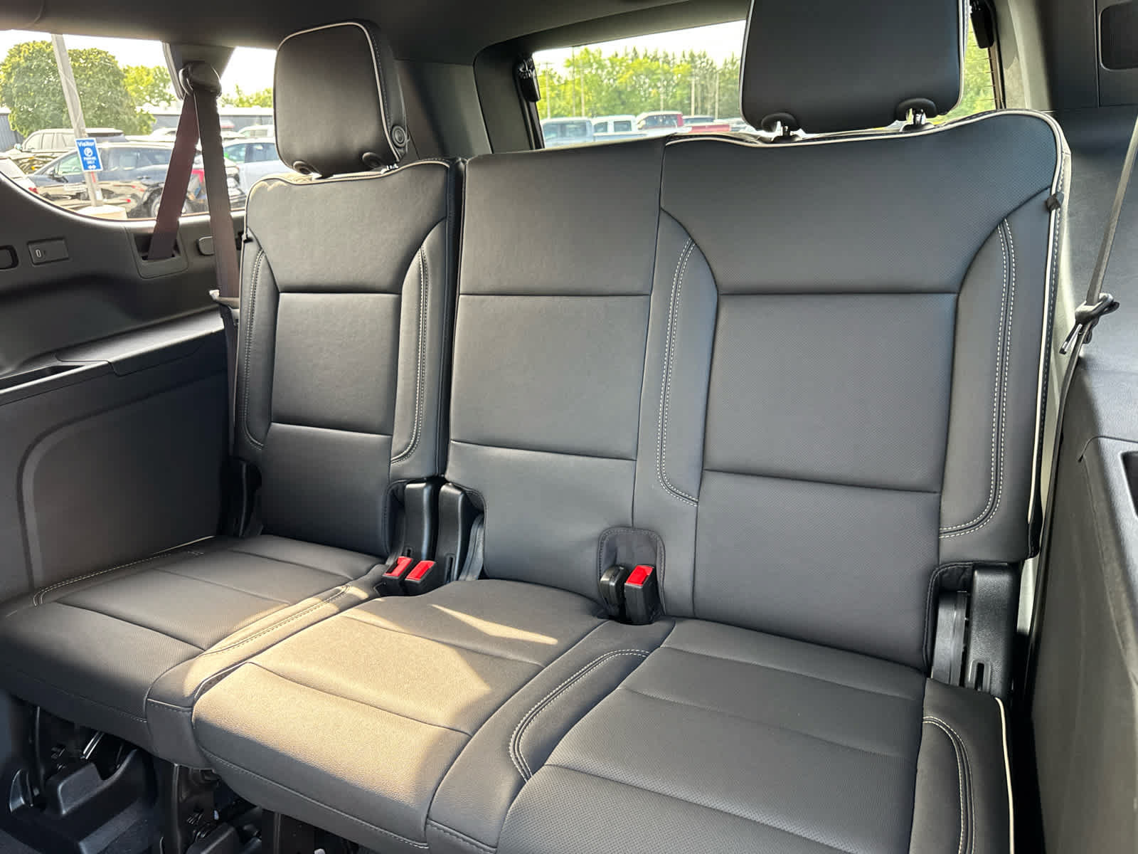 New 2026 Chevrolet Suburban Premier w/ Sun And Tow Package AWD/4WD image 20