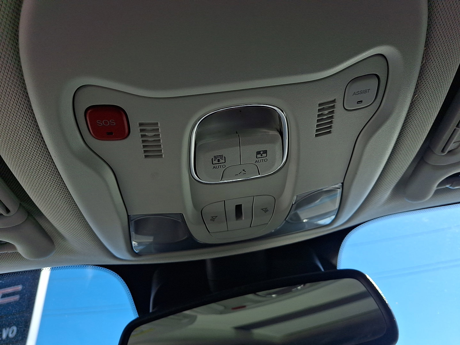 Used 2022 Jeep Renegade Limited w/ Sun, Sound & Wheels Group image 25