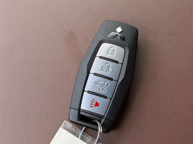 Used 2026 Mitsubishi Outlander SEL FWD image 30