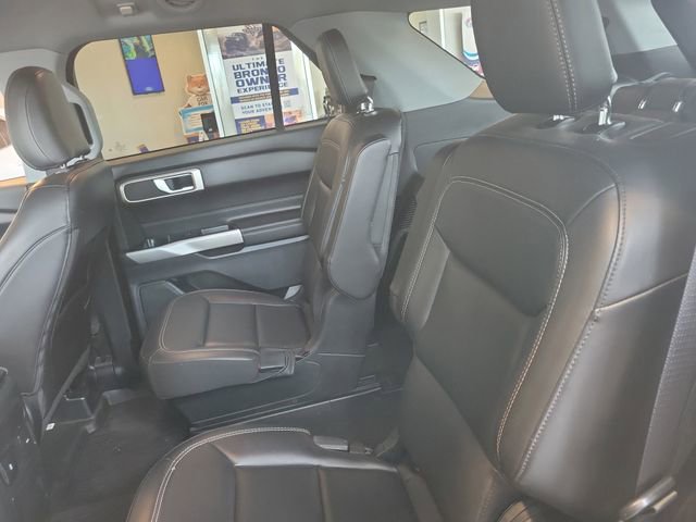 Used 2023 Ford Explorer XLT w/ Equipment Group 202A image 8