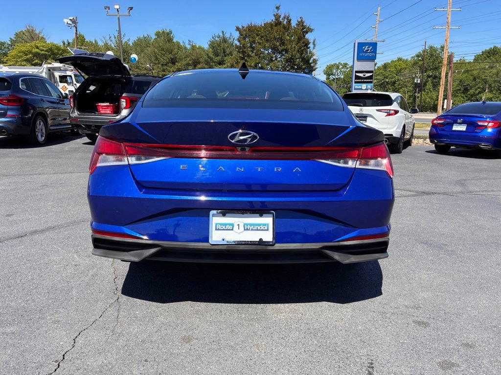 Used 2023 Hyundai Elantra SEL w/ Convenience Package FWD image 6