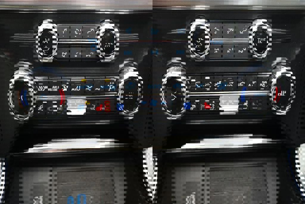 Used 2023 Ford F150 Lariat w/ Equipment Group 502A High image 26