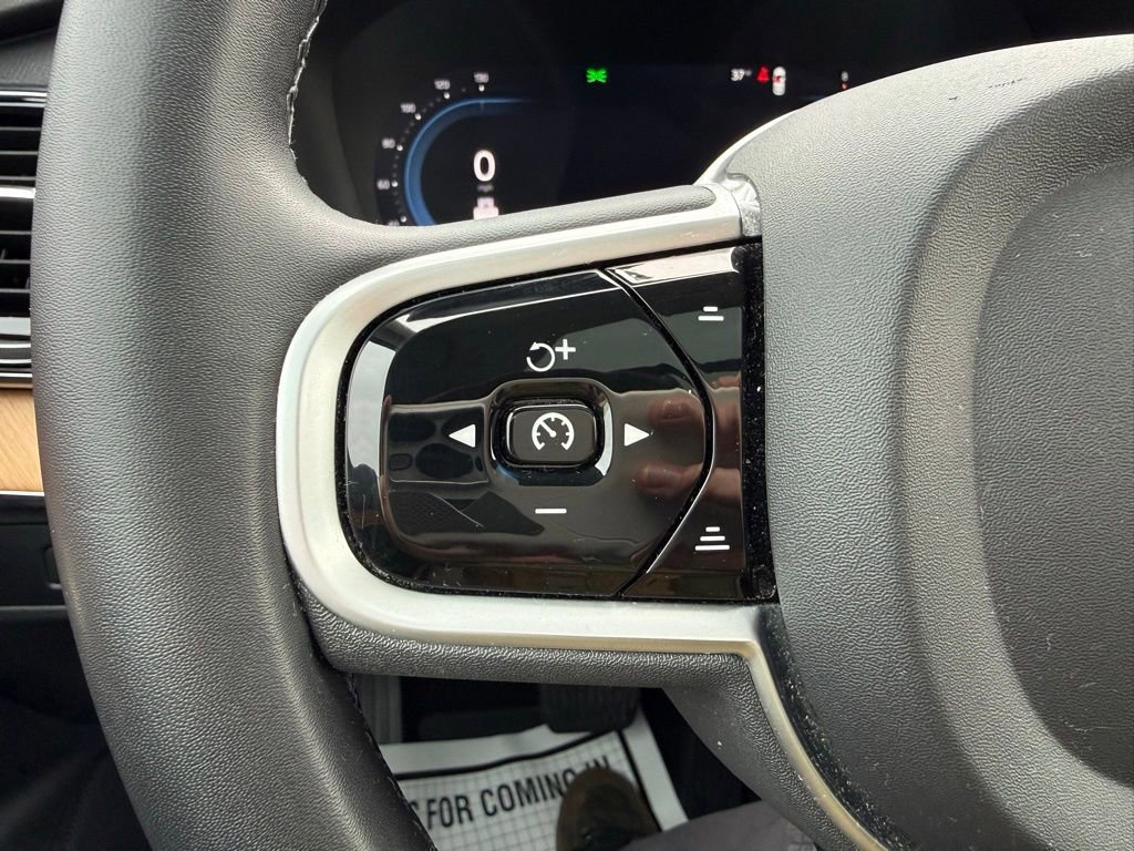 Used 2023 Volvo XC90 B6 Plus AWD/4WD image 17