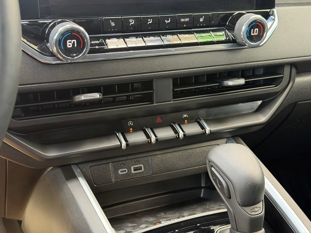 Used 2025 Chevrolet Colorado Trail Boss AWD/4WD image 14