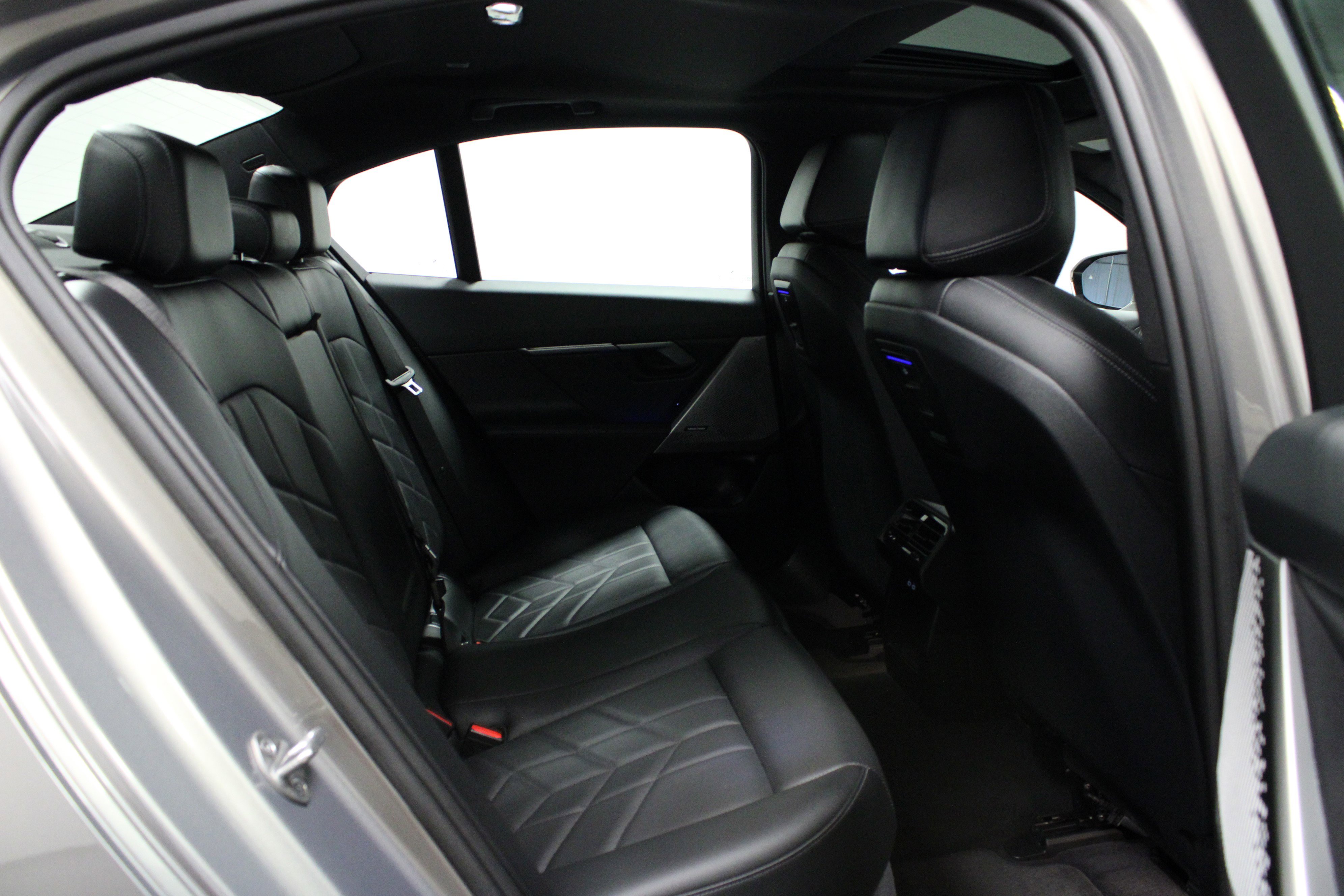 Used 2024 BMW 530i xDrive image 14