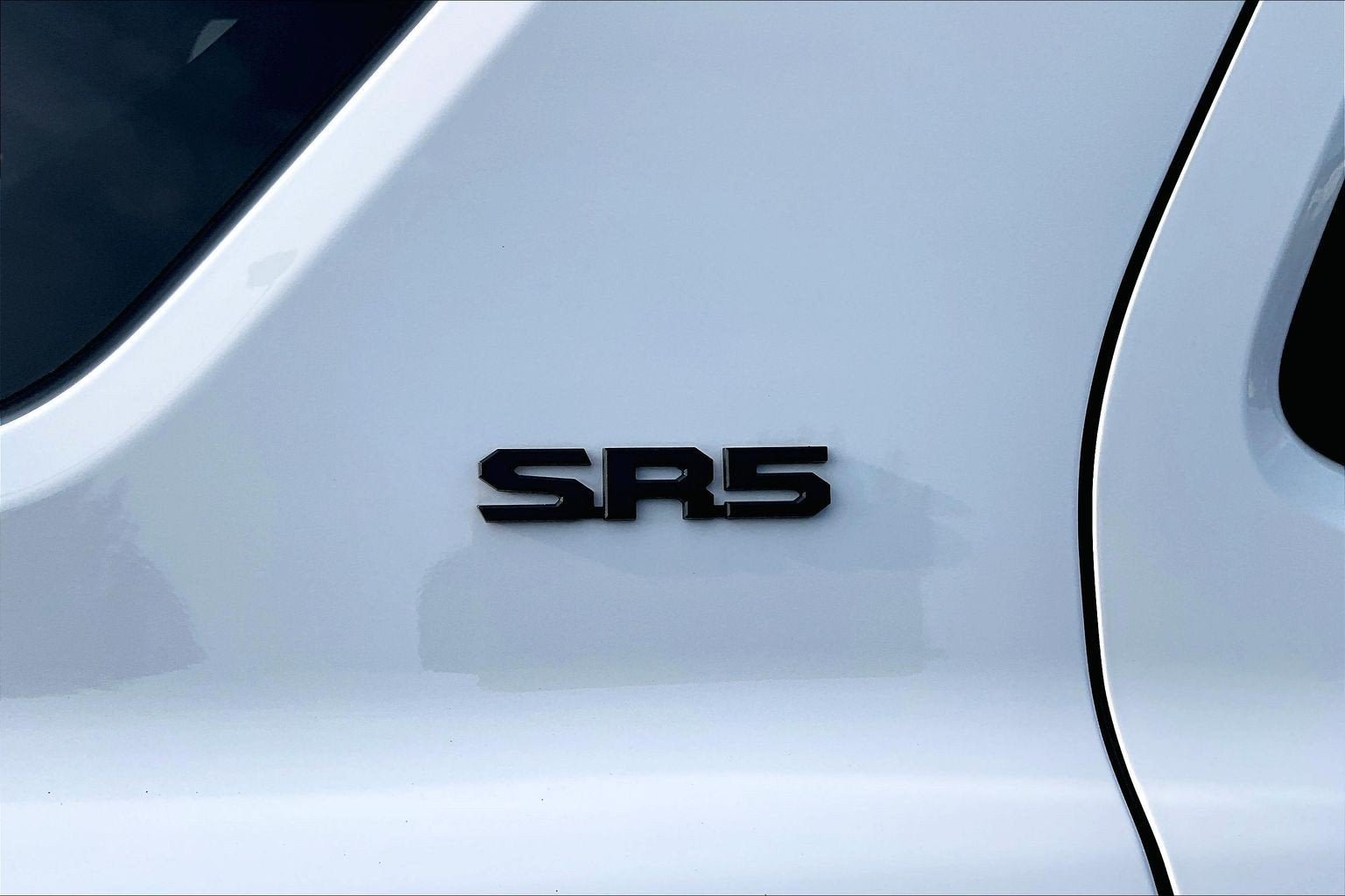 Used 2025 Toyota 4Runner SR5 AWD/4WD image 8