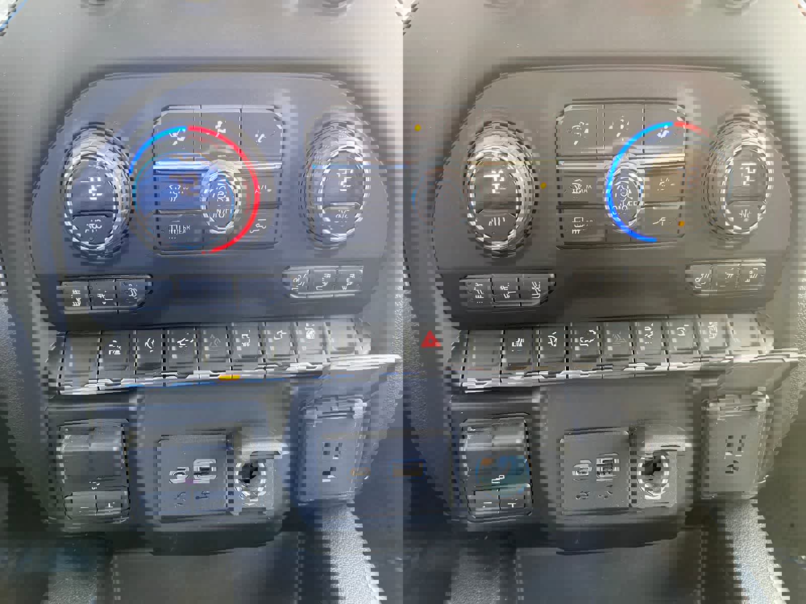 Used 2019 Chevrolet Silverado 1500 LTZ w/ LTZ Plus Package image 29