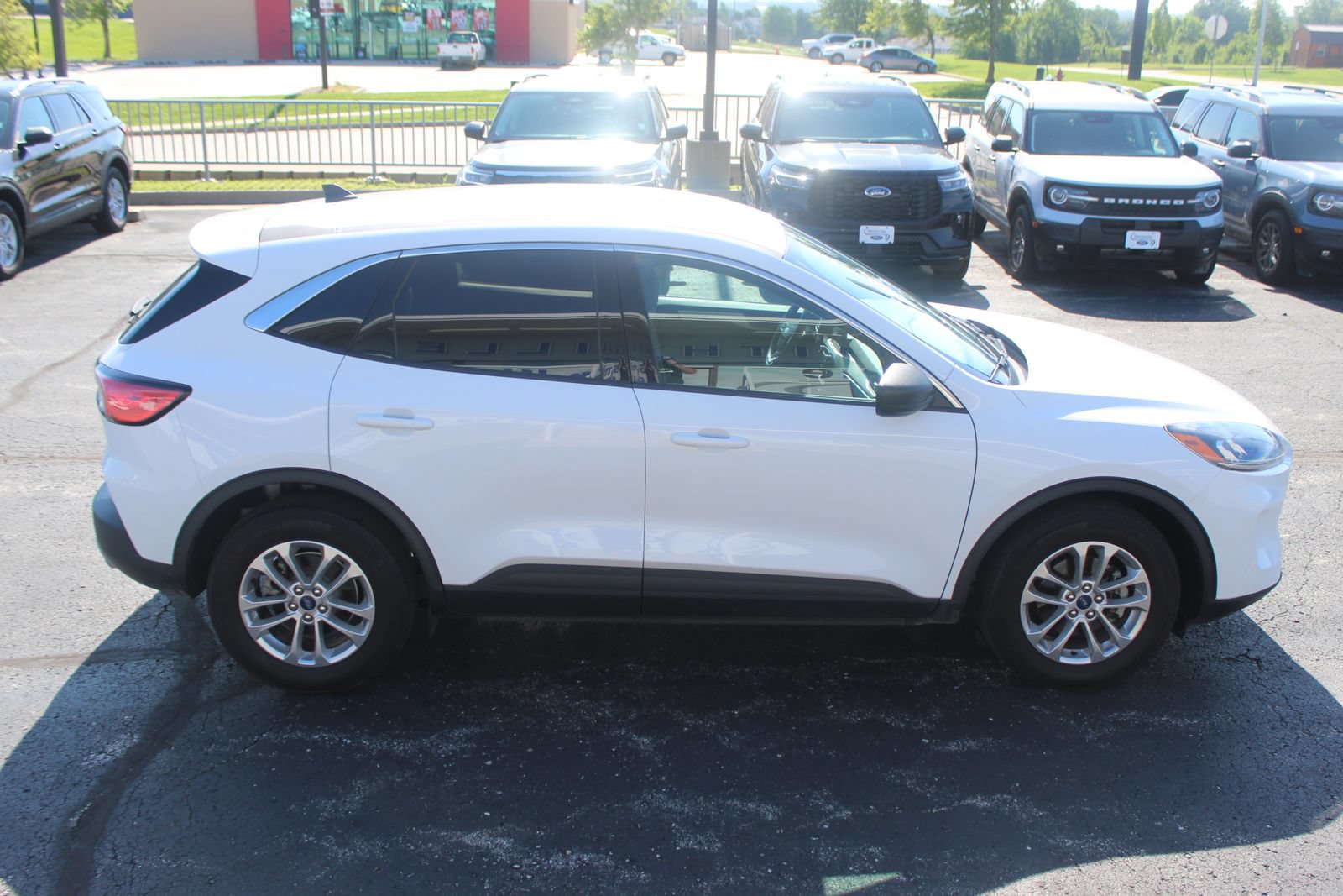 Used 2022 Ford Escape SE FWD image 7