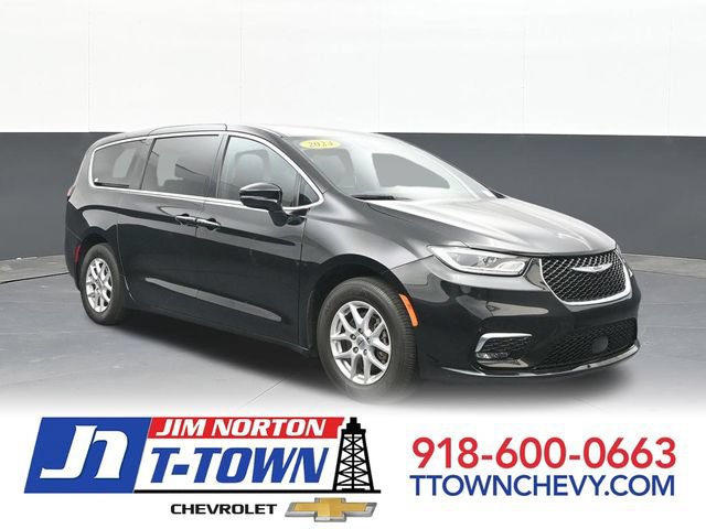 Used 2024 Chrysler Pacifica Touring FWD 360° Tour