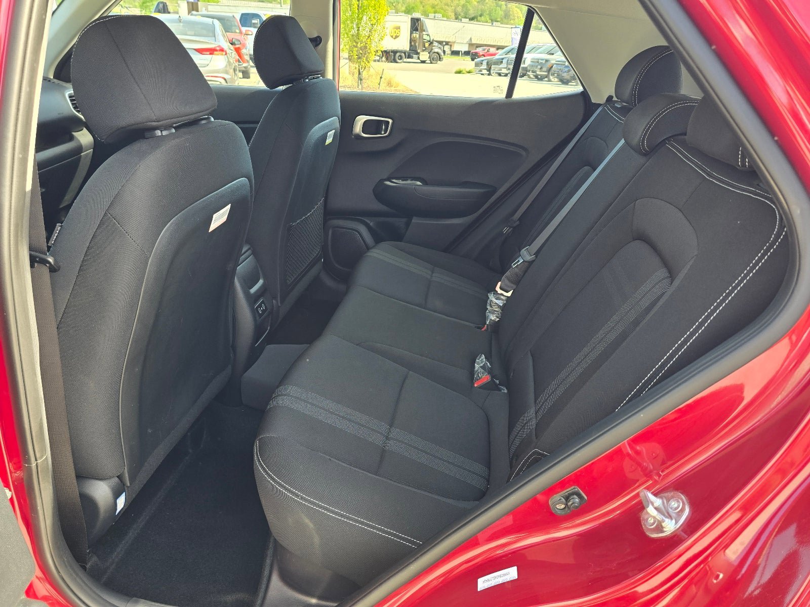 Used 2025 Hyundai Venue SEL FWD image 10