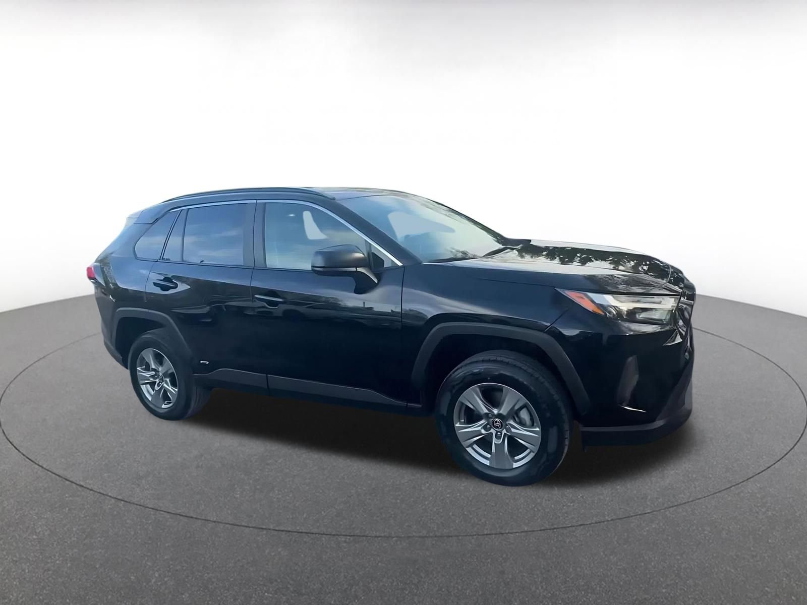 Used 2025 Toyota RAV4 LE AWD/4WD video 2
