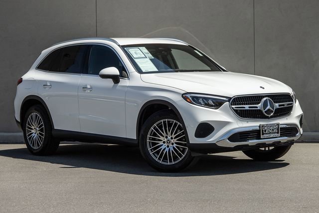 Used 2025 Mercedes-Benz GLC 300 4MATIC image 17