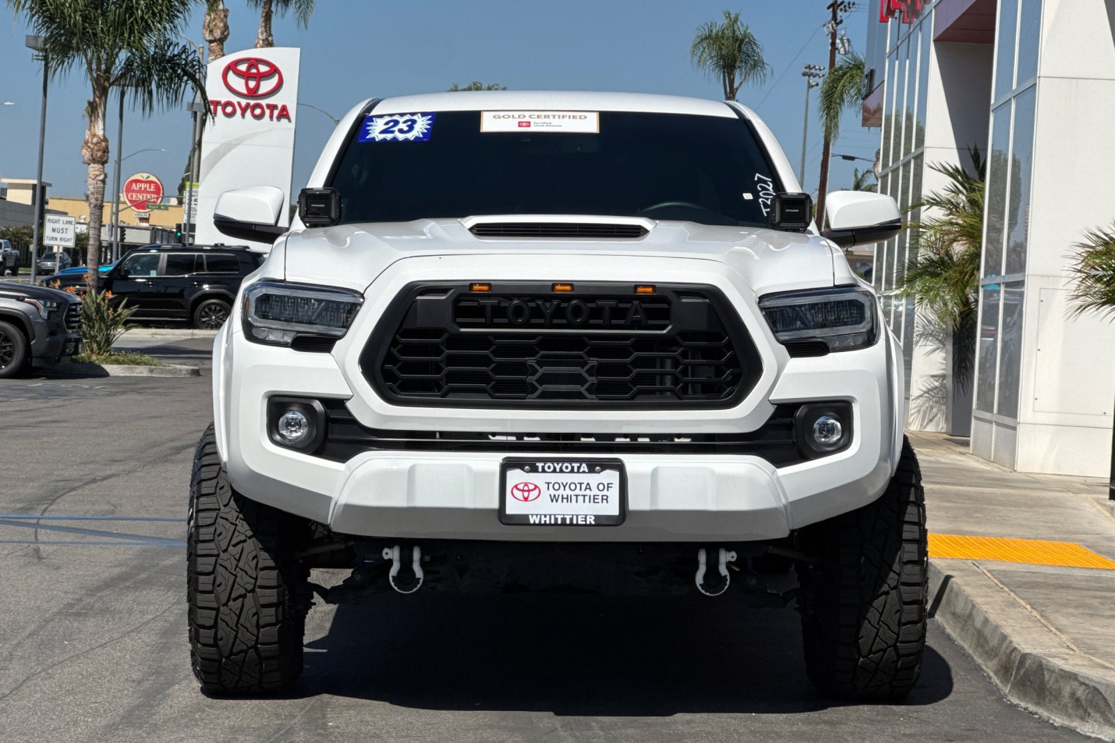 Used 2023 Toyota Tacoma TRD Sport w/ Black Out Package (TMS) RWD image 10