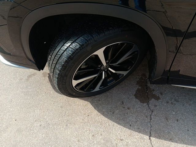 Used 2021 Toyota Highlander XSE image 32