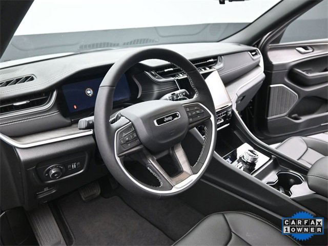 Used 2025 Jeep Grand Cherokee Limited w/ Luxury Tech Group II image 23