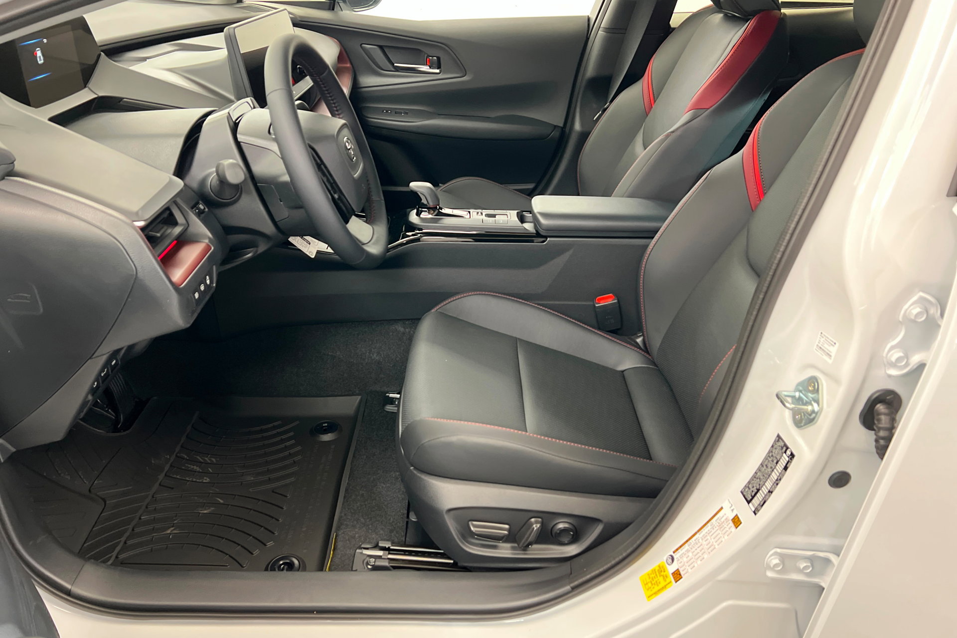 New 2026 Toyota Prius Plug-In Hybrid FWD image 17