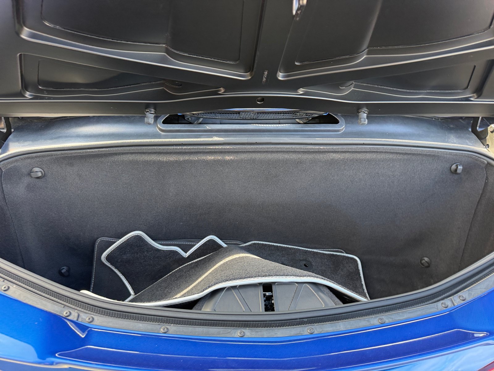 Used 2022 Chevrolet Corvette Stingray Premium Conv w/ Z51 Performance Package RWD image 16