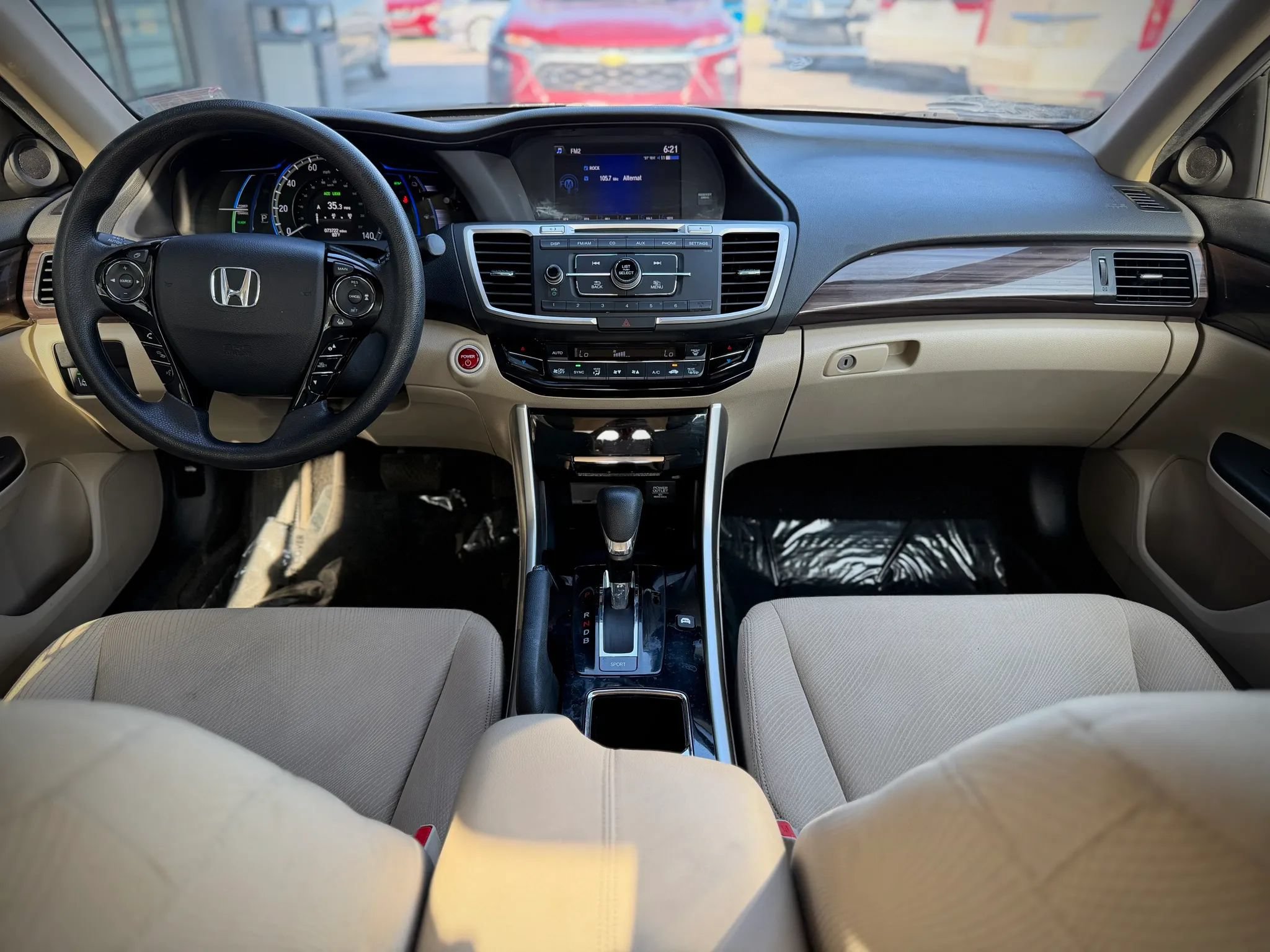 Used 2017 Honda Accord Hybrid Sedan image 8