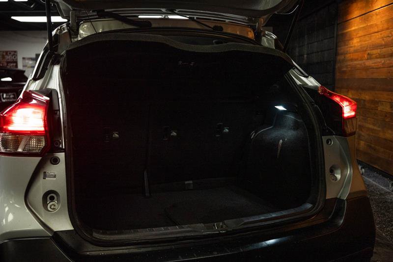 Used 2018 Nissan Kicks SV image 7