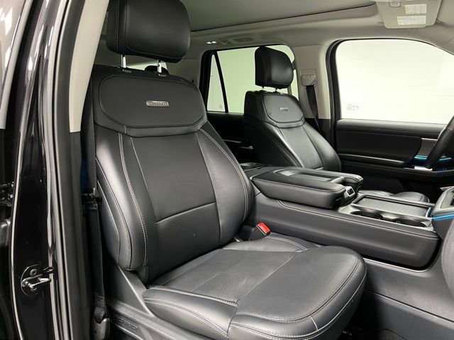 Used 2025 Ford Expedition Platinum image 58