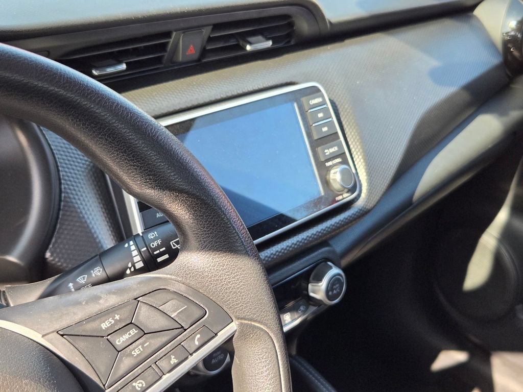 Used 2019 Nissan Kicks SV FWD image 8