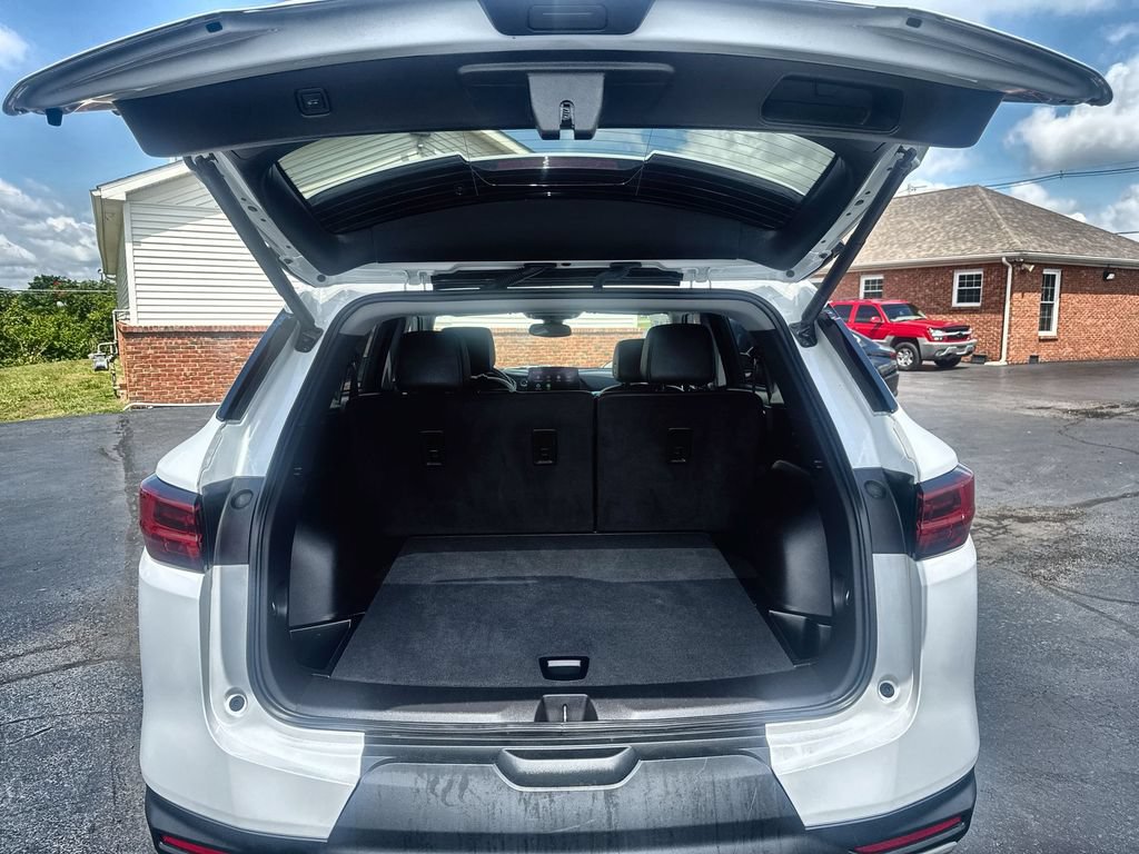 Used 2024 Chevrolet Blazer LT FWD image 22