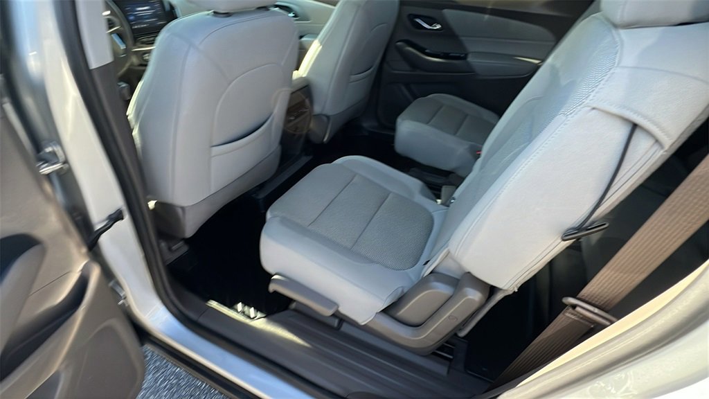 Used 2021 Chevrolet Traverse LT image 22