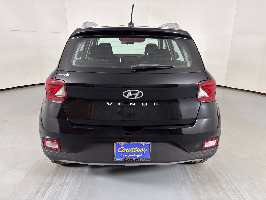 Used 2025 Hyundai Venue SEL FWD image 7