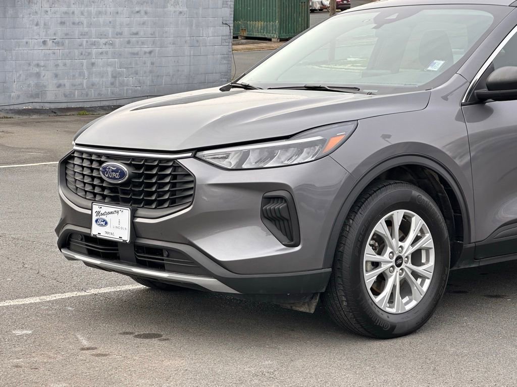Used 2023 Ford Escape Active image 35
