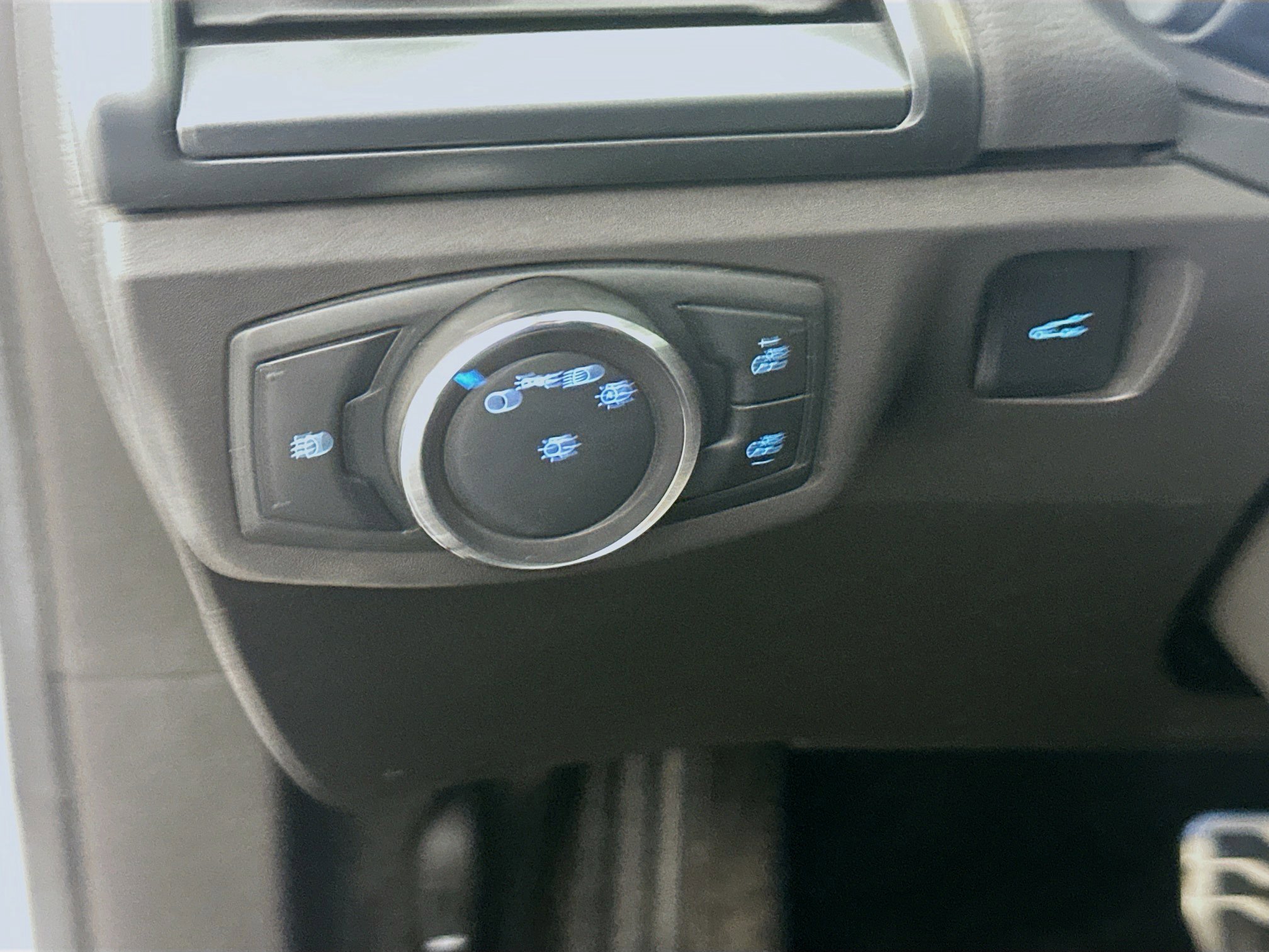 Used 2015 Ford Fusion Energi Titanium image 17