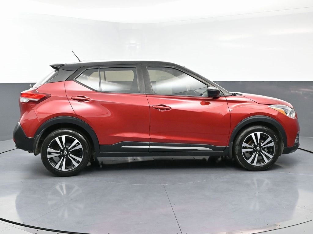 Used 2019 Nissan Kicks SR image 8