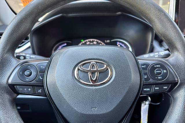 Certified 2023 Toyota RAV4 LE AWD/4WD image 23