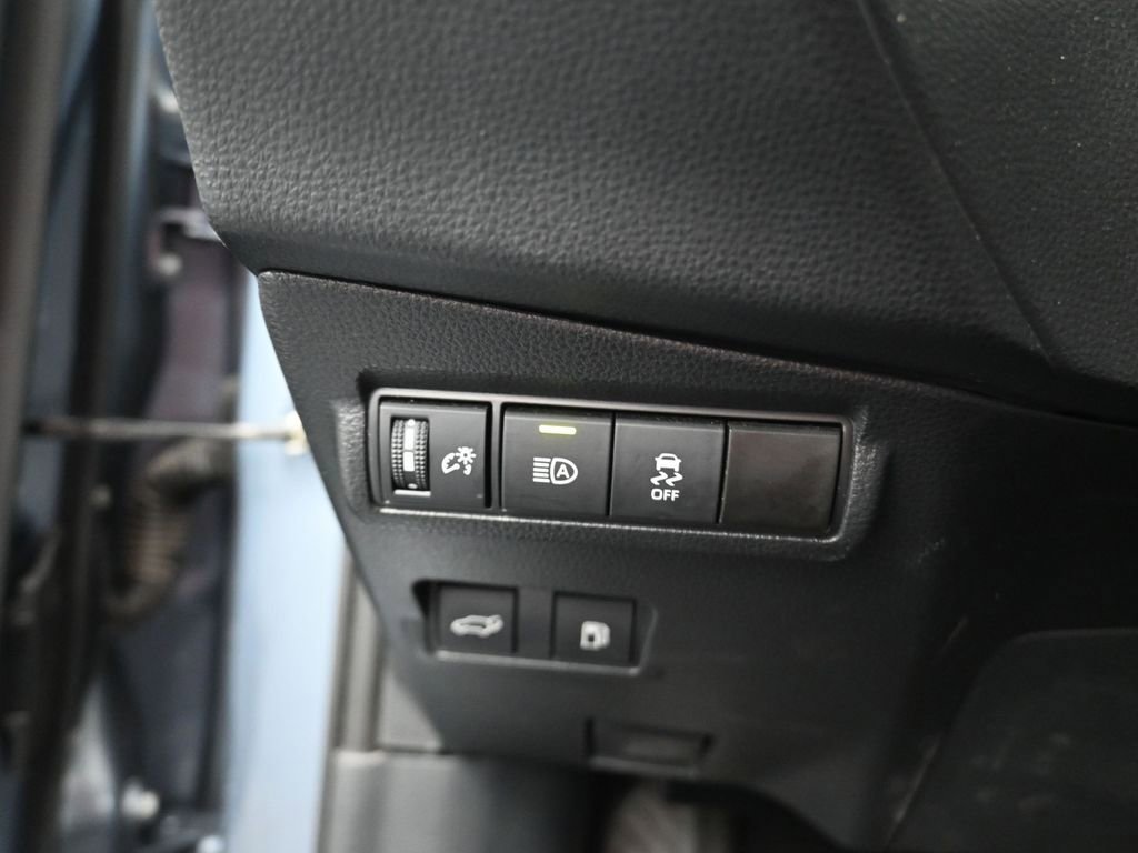 Used 2023 Toyota Corolla Cross XSE w/ Convenience Package image 9