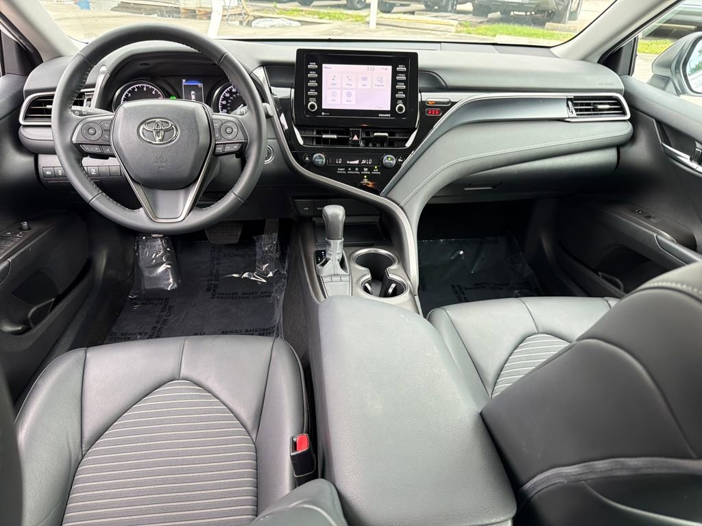 Used 2022 Toyota Camry SE w/ Convenience Package image 14