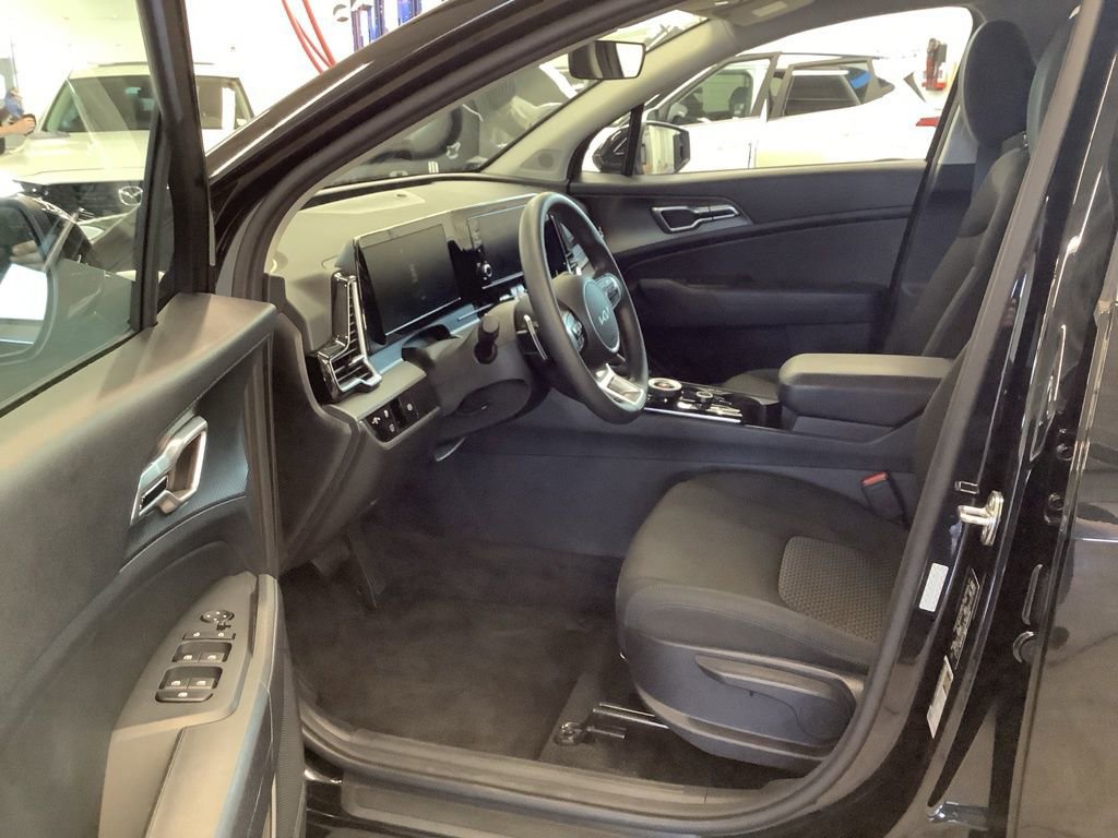 Certified 2023 Kia Sportage LX image 17