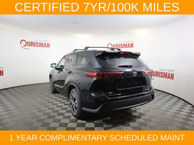 Used 2022 Toyota Highlander XLE AWD/4WD image 16