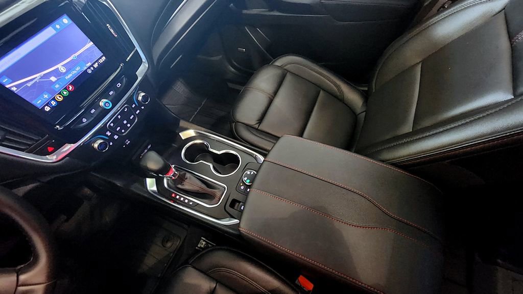Used 2023 Chevrolet Traverse RS image 32